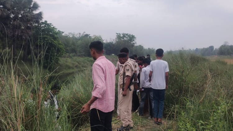 Bihar: गंडकी नदी में तैरता मिला युवक का शव, हत्या या हादसा? सीमा विवाद में उलझी पुलिस, इलाके में सनसनी
