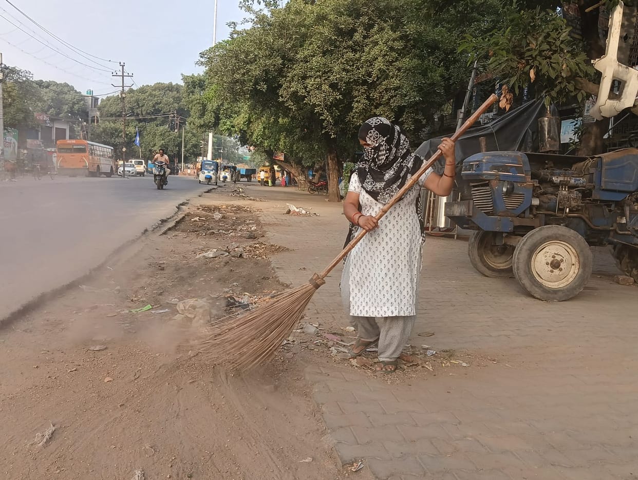 Bijnor: Sanitation Workers End Six-Day Strike in Bijnor, Agreement Reached, Cleaning Services Resume