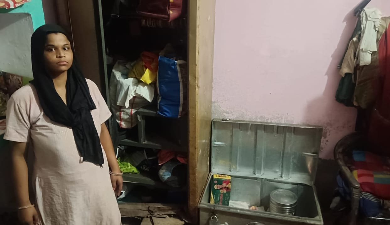 Auraiya Theft Cash and jewelry worth lakhs stolen from two homes plot involved cutting off the power supply