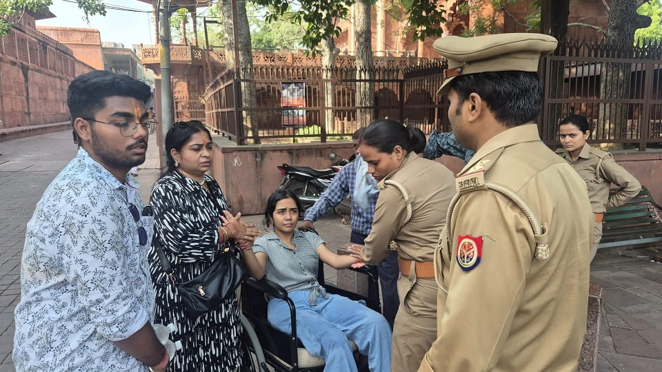 Tourist Falls Ill Due to Extreme Heat at Taj Mahal, Prompt Response Saves Her Life