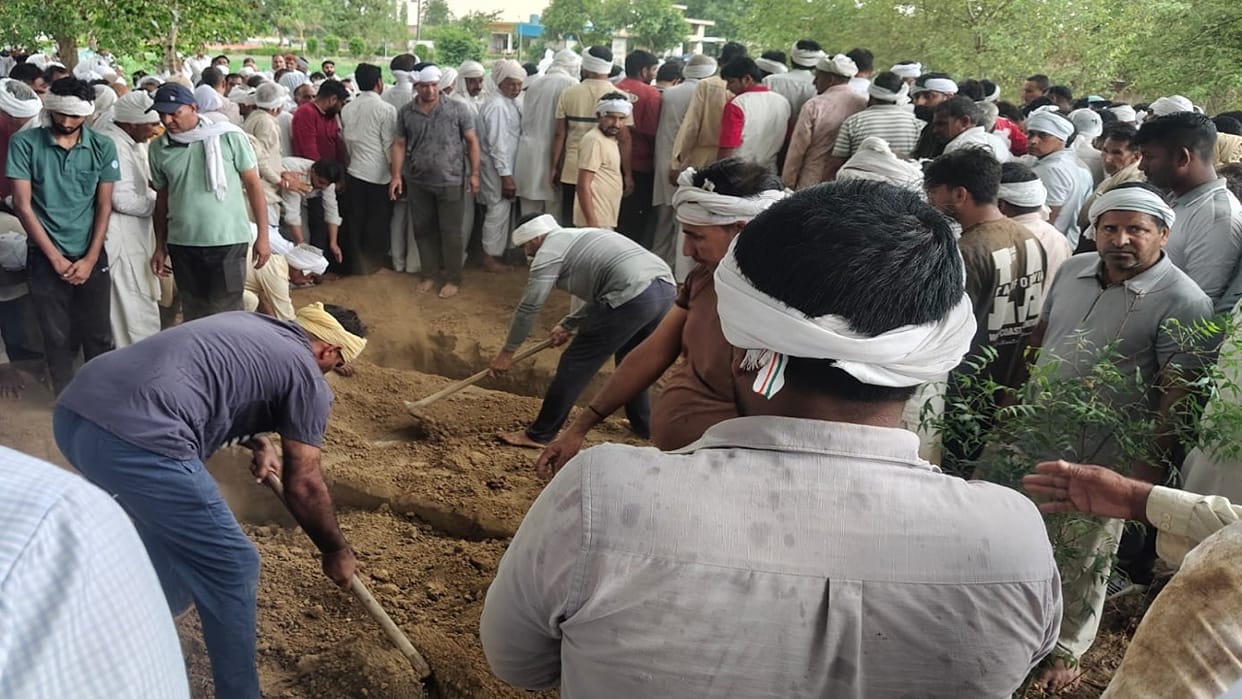 Dungargarh tragedy: Injured granddaughter also passes away bodies of all buried together in Fatehabad