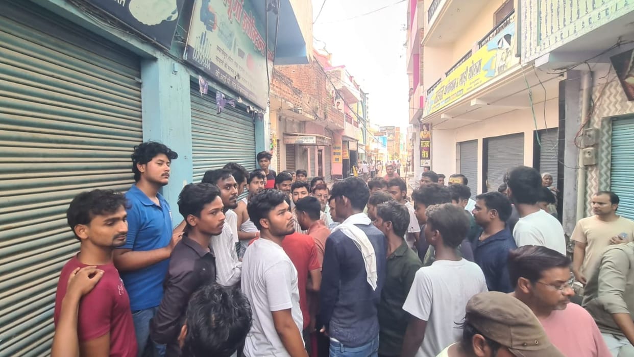 Trailer truck enters narrow lane relying on Google Maps several shops and house balconies damaged in azamgarh