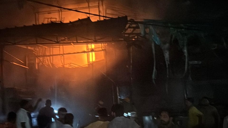 Fire breaks out in Govindpuram's Baba Market, goods in five shops burnt