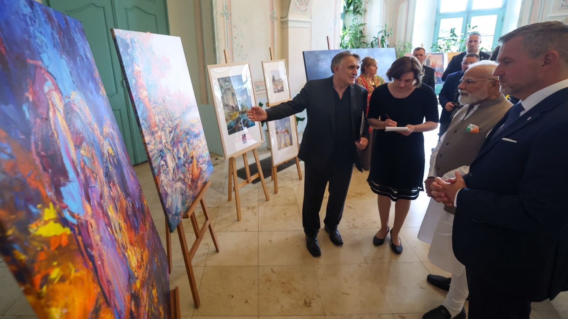 PM modi speaks of a Banaras connection in Bratislava, Praises artists and shares a special thought