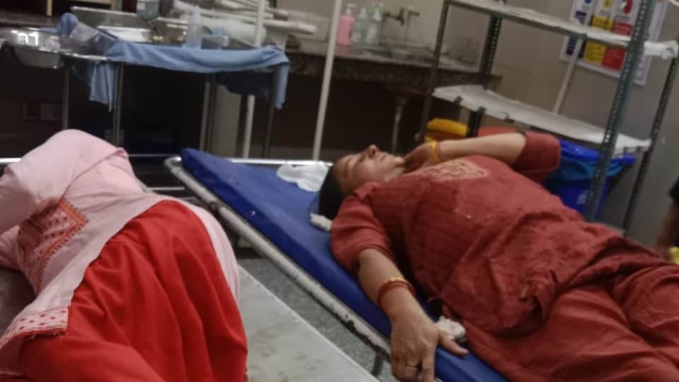 अस्पताल में भर्ती महिलाएं