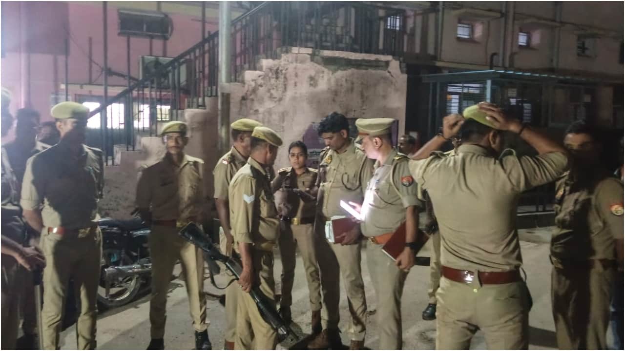 Arjun Murder Case Uproar outside the post-mortem house in Bareilly family demands an encounter