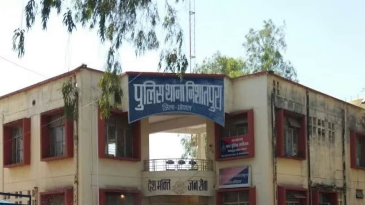 Bhopal News: Journalist stopped on pretext of a lift, held hostage at knifepoint, robbed of 32,000