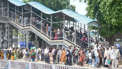 Rules broken at Aligarh railway station