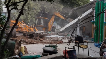 UP: Encroaching shrine demolished; bulldozer operation in Moradabad lasted for hours