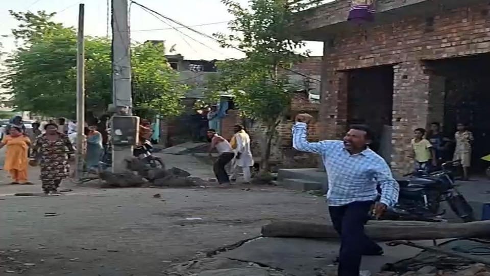 CIA team pelted with stones while attempting to arrest wanted NDPS accused in Yamunanagar.