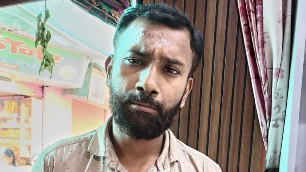 Kashi Vishwanath Temple Accused arrested for extorting money from devotees in name of VIP darshan