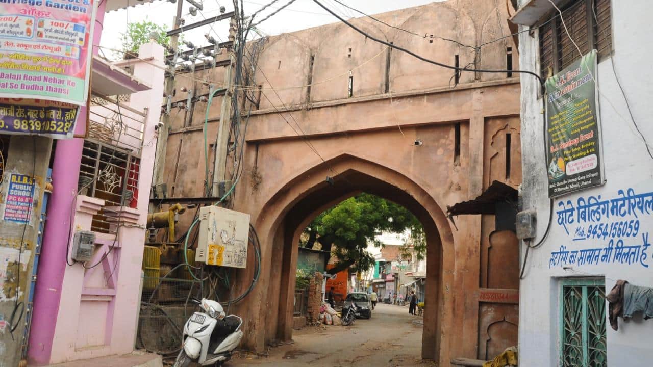 भांडेरी गेट।