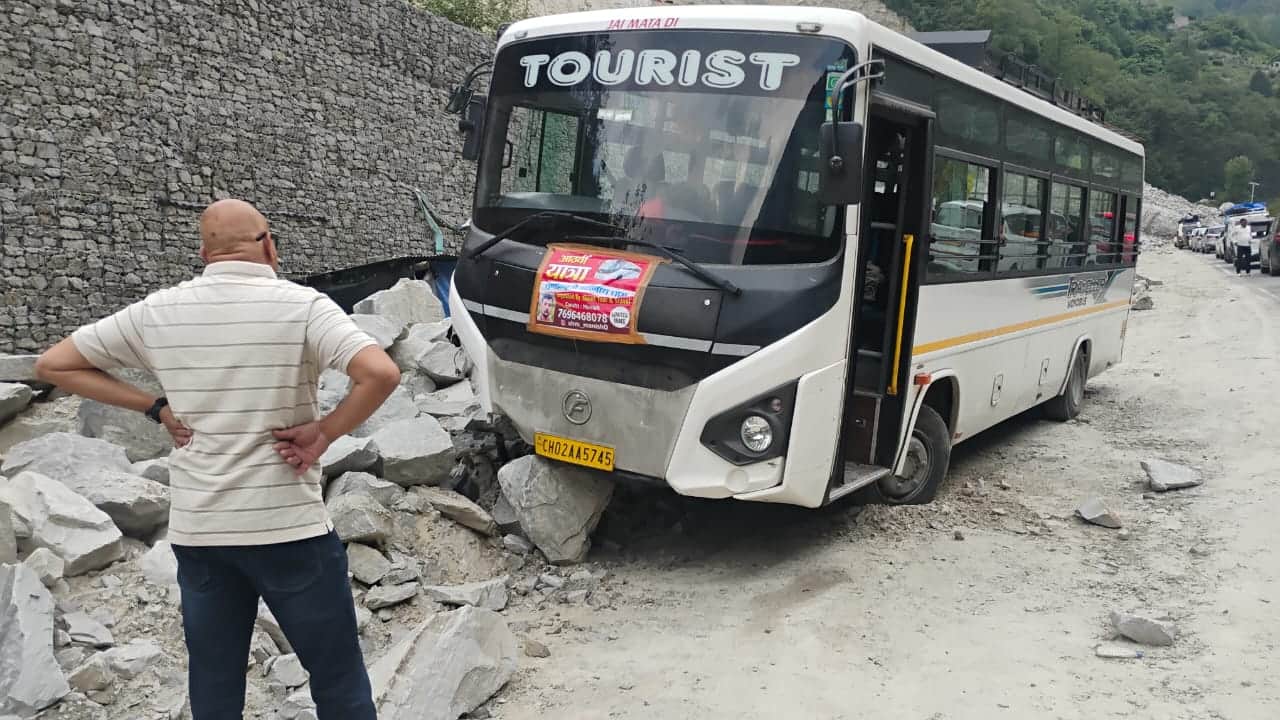 बदरीनाथ हाईवे पर बस हादसा