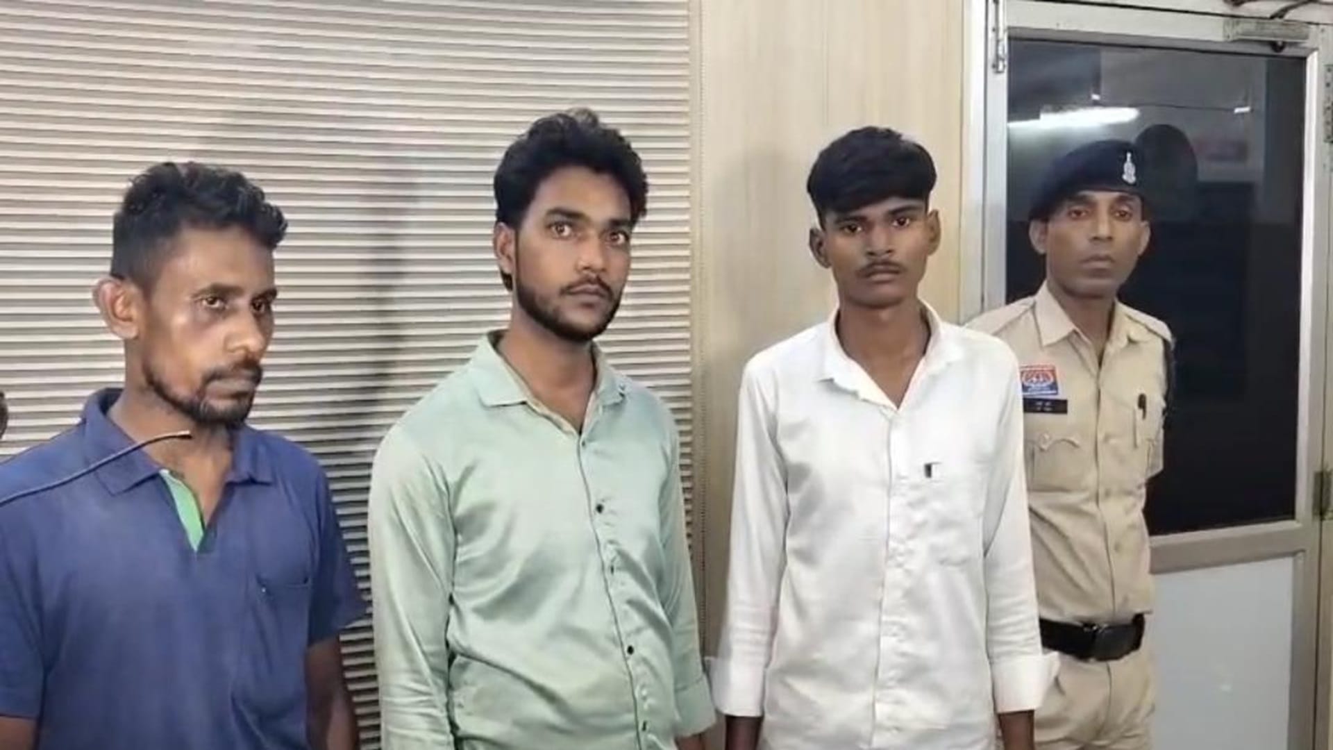 पुलिस गिरफ्त में आरोपी