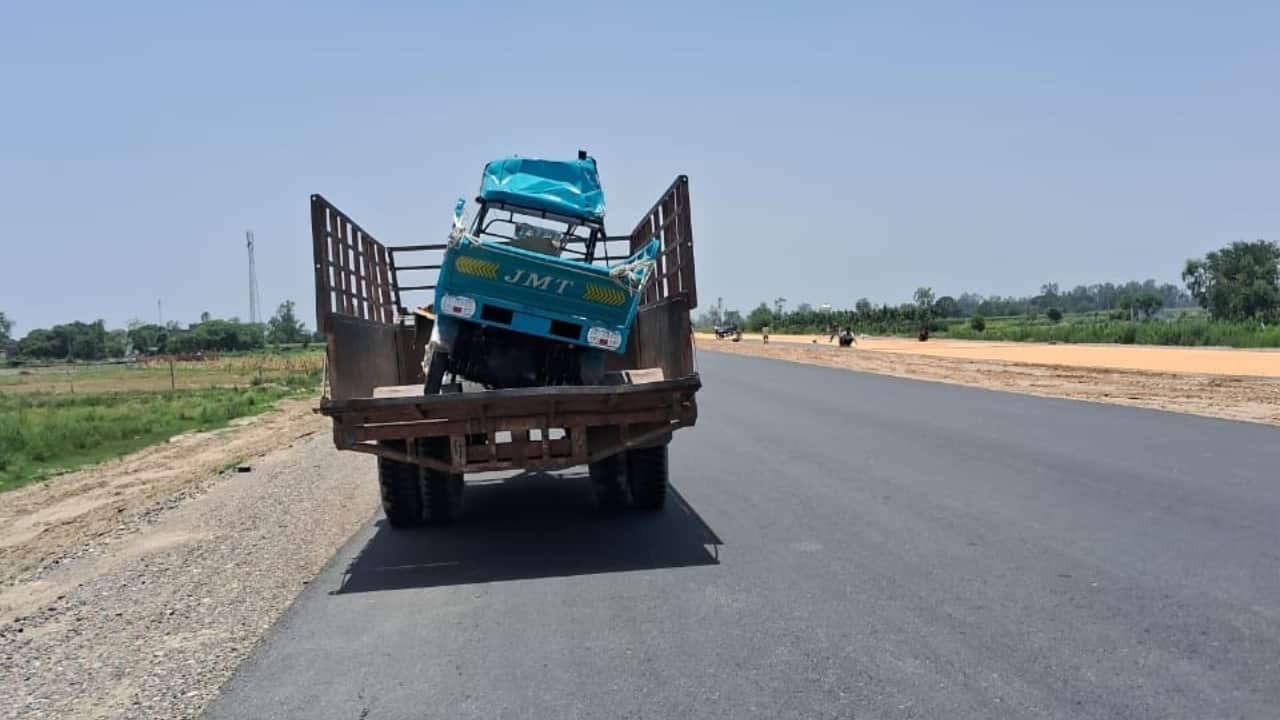 Six dead in UP Bodies lay scattered across road immediately after collision with belongings strewn all around