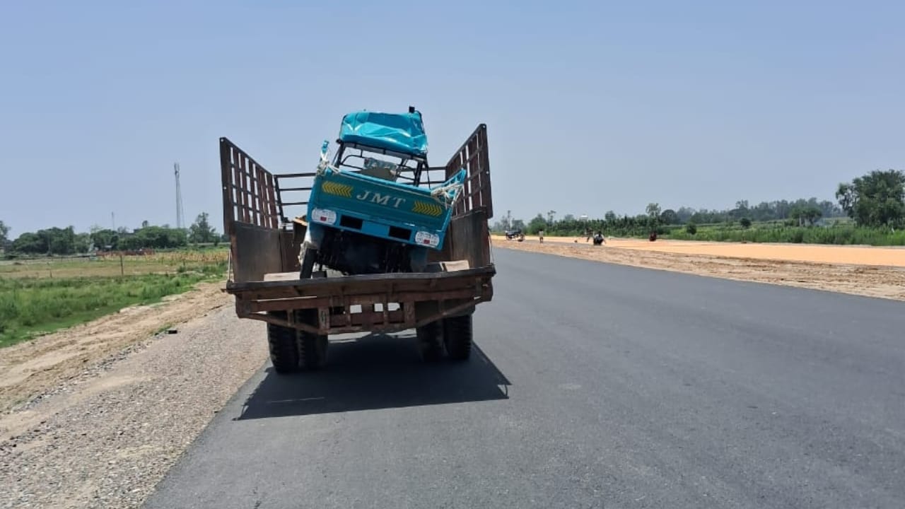 Six dead in UP Bodies lay scattered across road immediately after collision with belongings strewn all around
