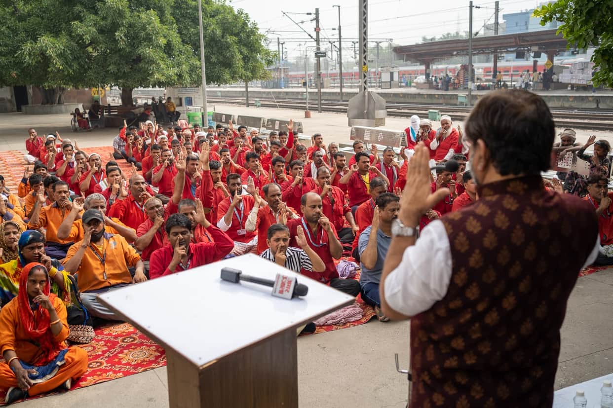 ujjain-bhairavgarh-central-jail-international-yoga-day-program-for-prisoners