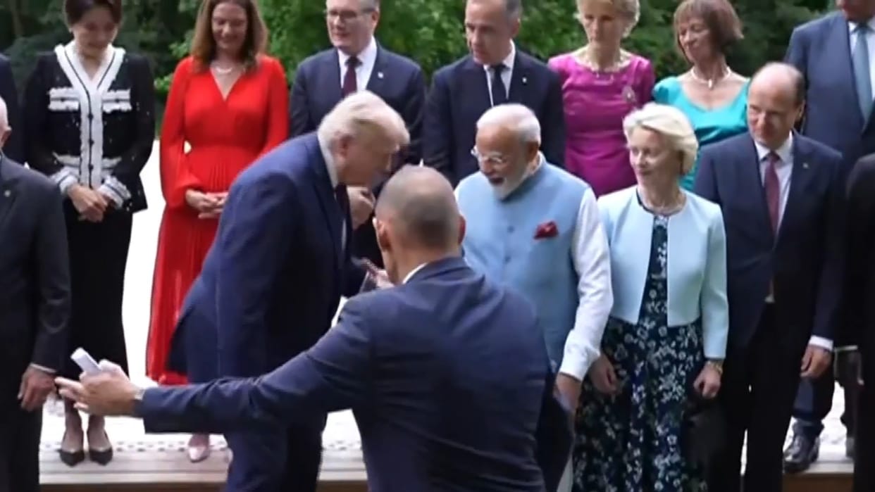 g7 summit Evian les Bains pm modi family photo us president assist