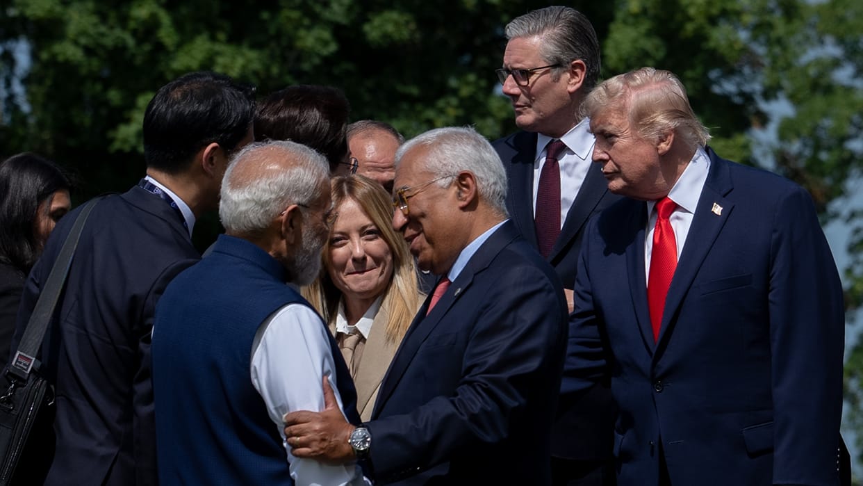 g7 summit leaders off mic moments meloni quits smoking macron watch football ufc talks