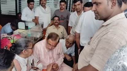 Sambhal: People angered by externment youth; State Minister Gulab Devi residence besieged