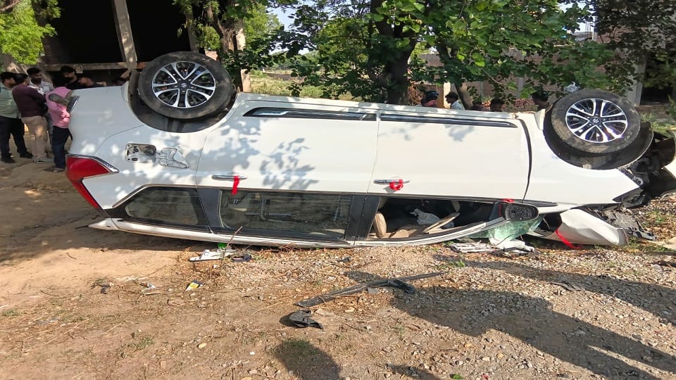 Tyre Burst Sends Car Across Divider Two Vehicles Overturn in Major Highway Crash Seven Injured