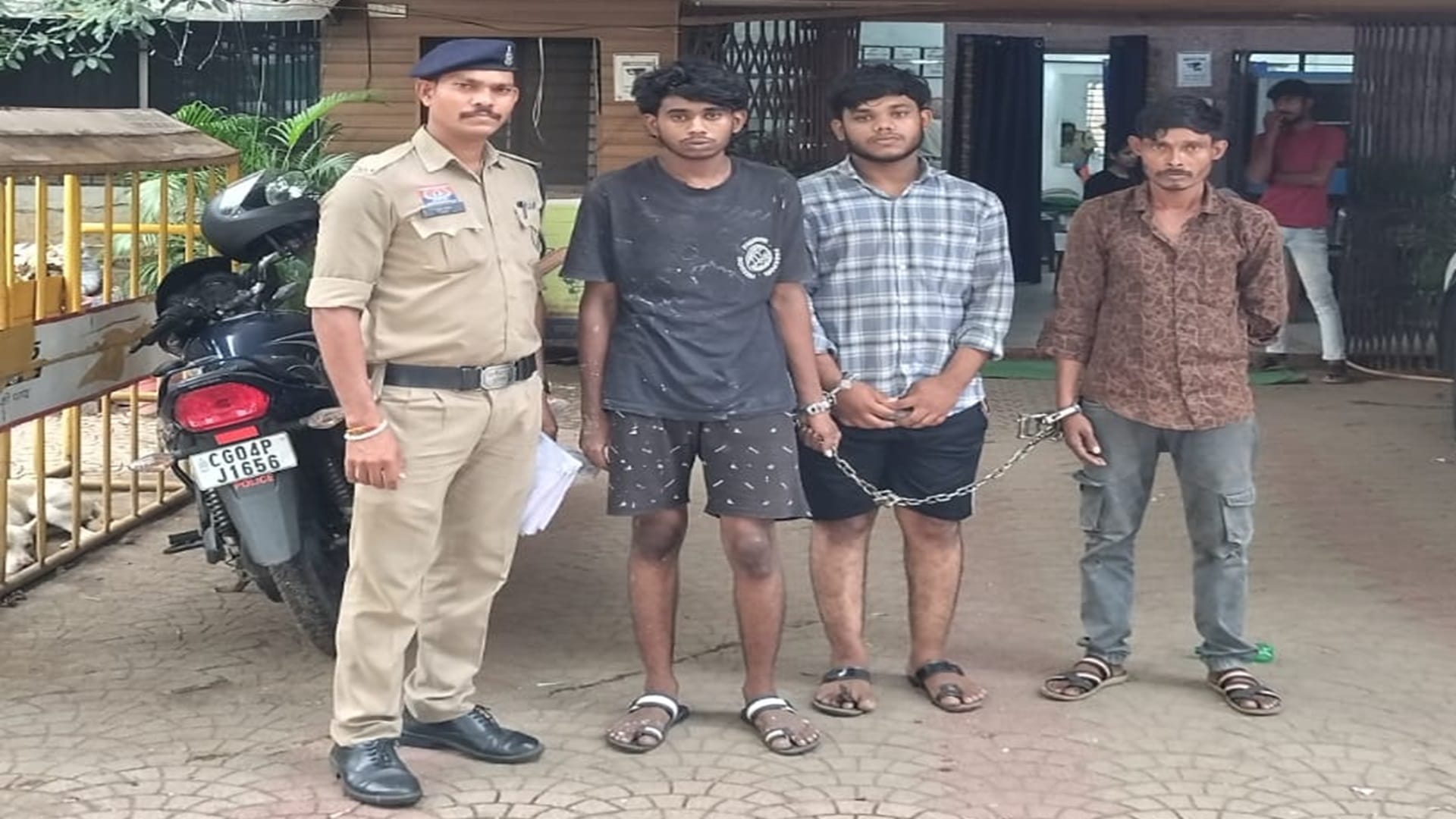 पुलिस के गिरफ्त में आरोपी