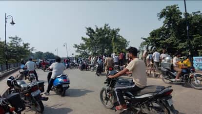 Dead Body of unidentified young man found near Sidhari Bridge identity not be established in Azamgarh