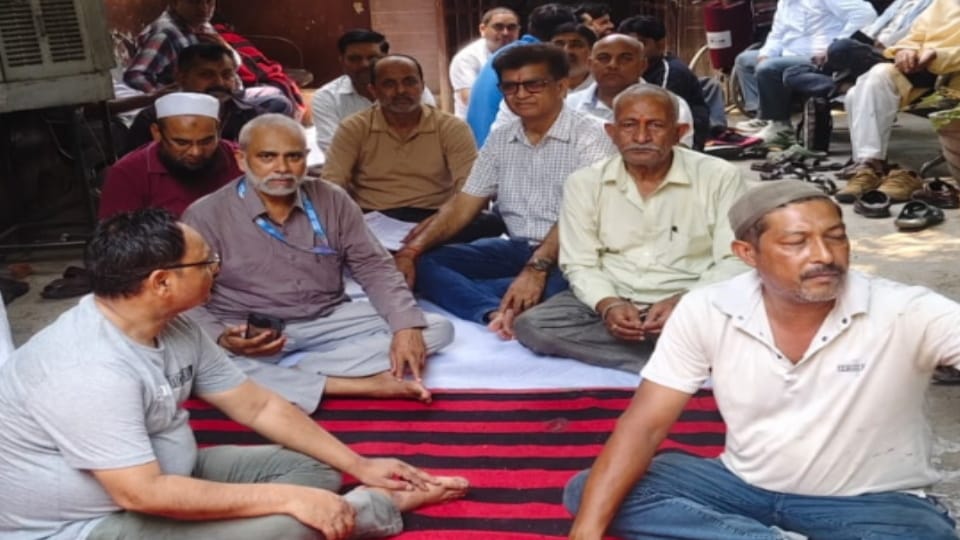 Bijnor: E-Registration Row, Indefinite Strike Begins, Sub-Registrar Office Work Hit