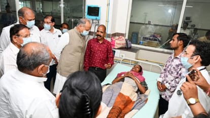 प्रसूताओं के हाल जानने पहुंचे अशोक गहलोत