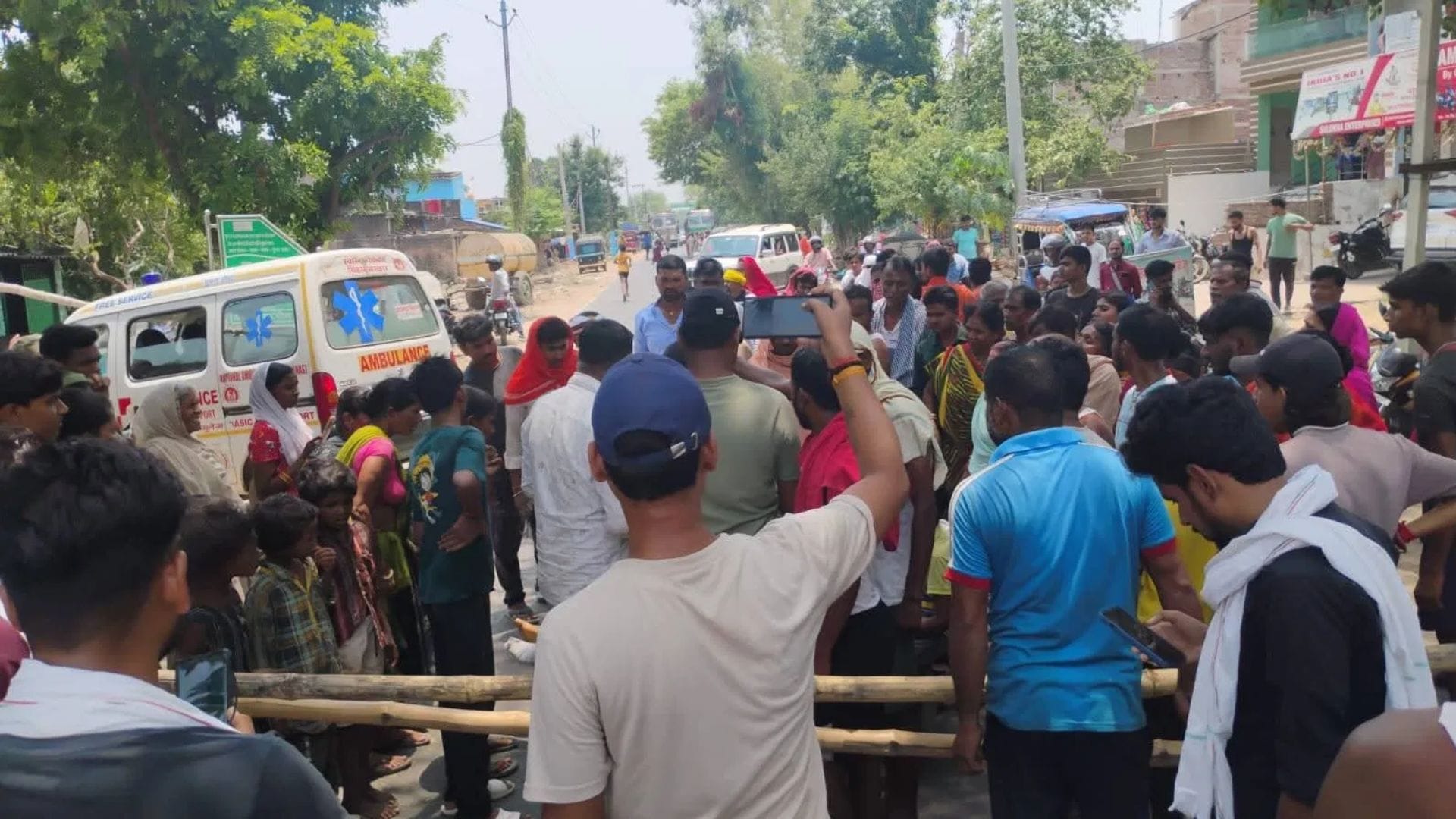 साइकिल से लौट रही छात्रा को हाइवा ने कुचला