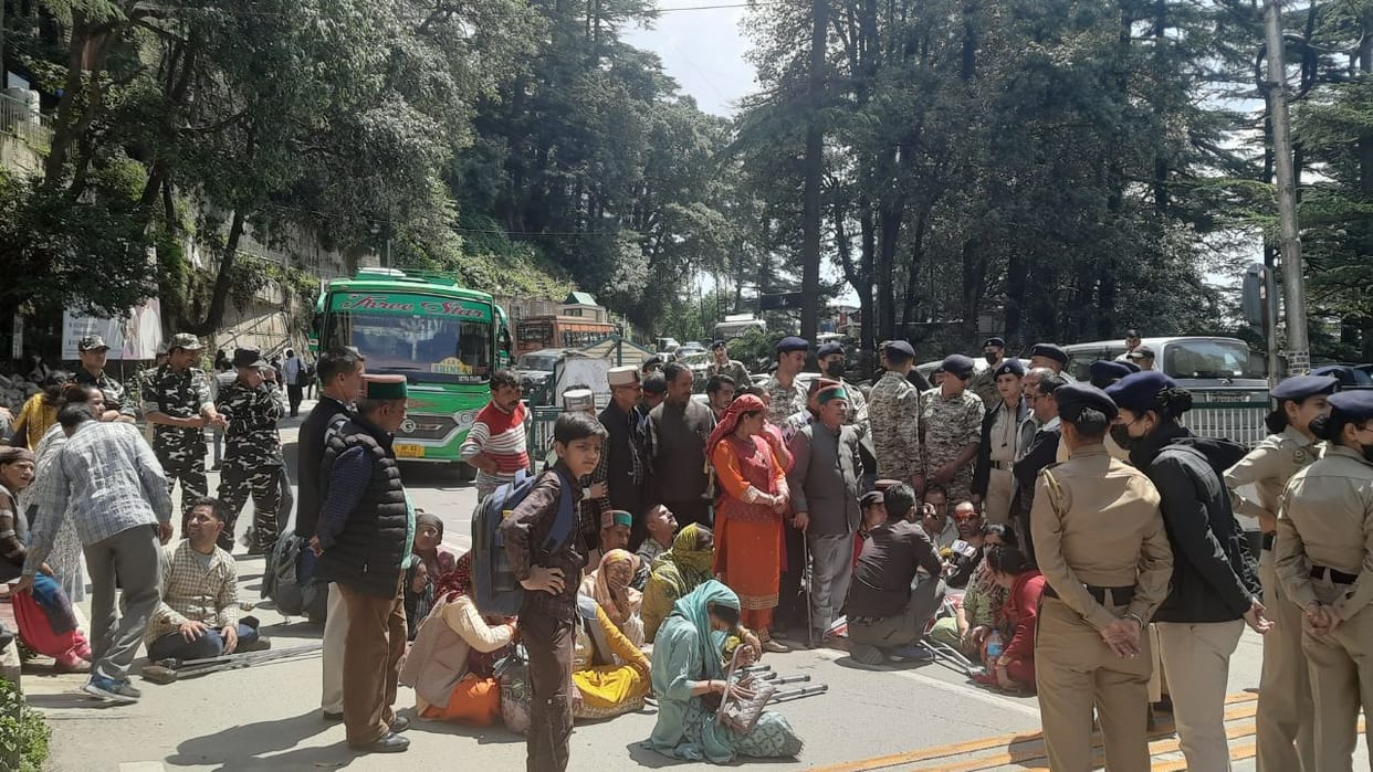 shimla blind association road block secretariat protest over pending demands