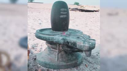 11 दिनों के भीतर गंगा से मिला दूसरा शिवलिंग।