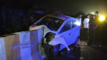Car Crashes Into Culvert on Agra-Lucknow Expressway After Driver Dozes Off Five Injured