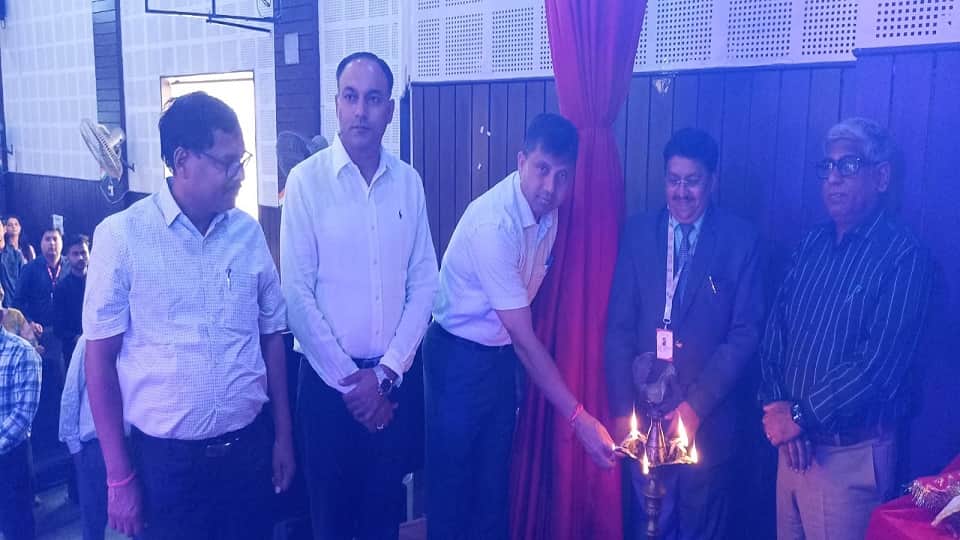 Over 350 Meritorious Students Honoured at Bhavishya Jyoti Programme in Agra