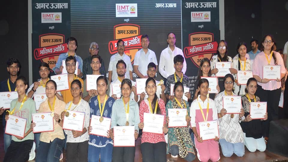 Over 350 Meritorious Students Honoured at Bhavishya Jyoti Programme in Agra