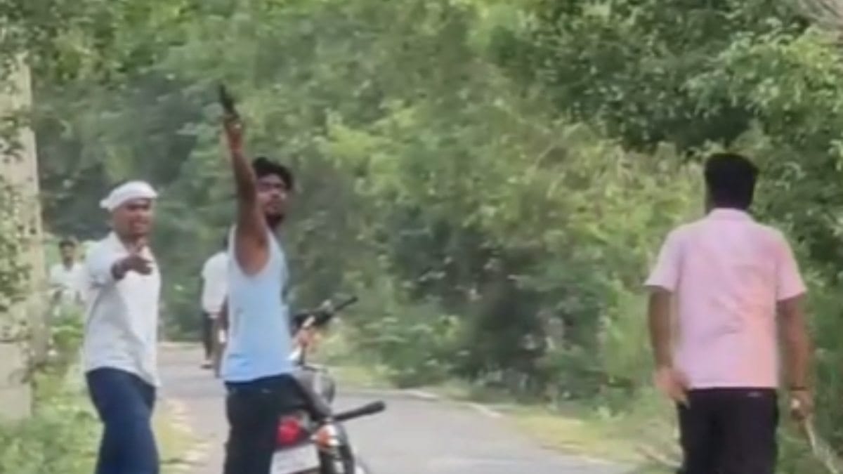 bihar jehanabad bike riders flash pistol open fire video viral police case registered