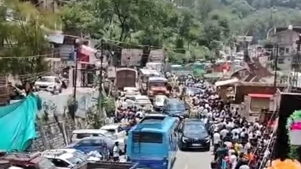 Travelers stuck in traffic jams for hours at Kainchi Dham