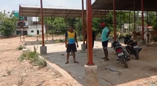 Kanpur Bloody turf war over mining in Bithoor attack with iron rods and two rounds fired two youths injured