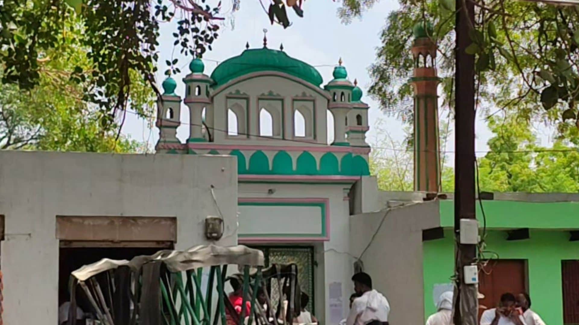 काशी रेलवे स्टेशन के निकट गंज शहीदा मस्जिद।