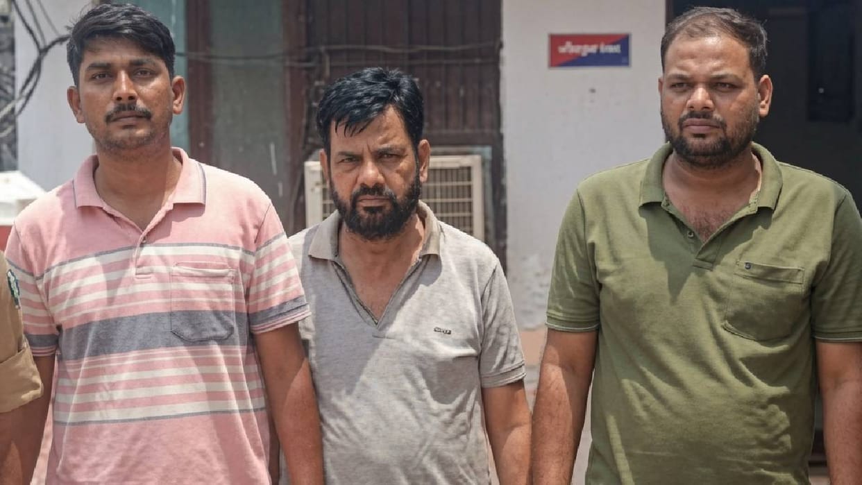 Khaki Shamed: Reward to be announced soon for three UP policemen who looted ₹5 lakh; raids intensified.