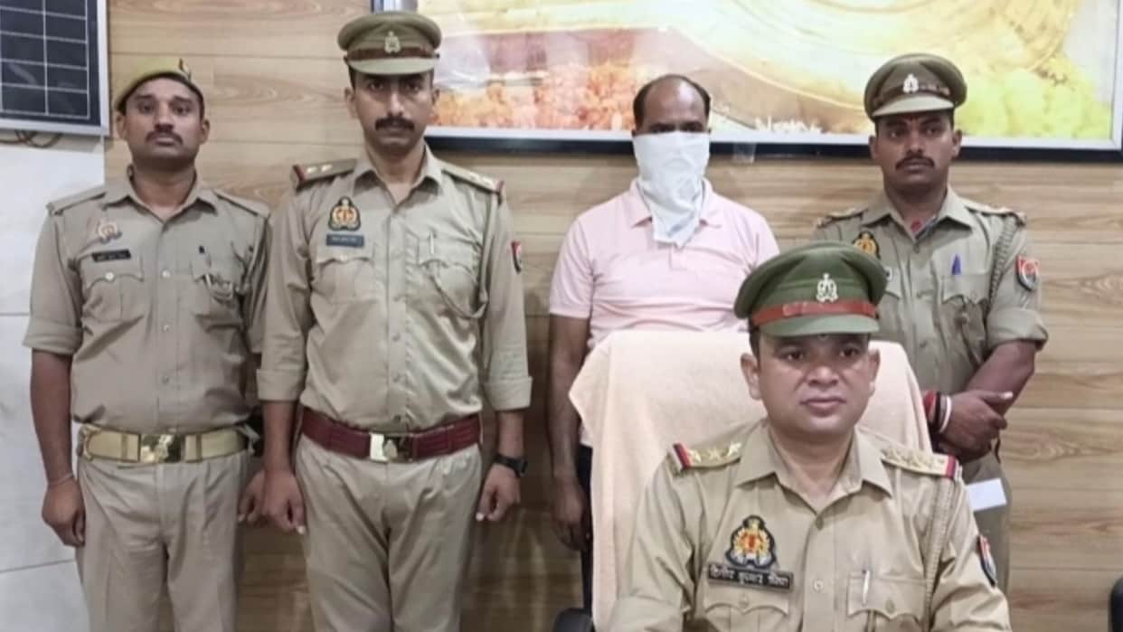 Varanasi police arrested Accused for illegally occupying Waqf property through fraud