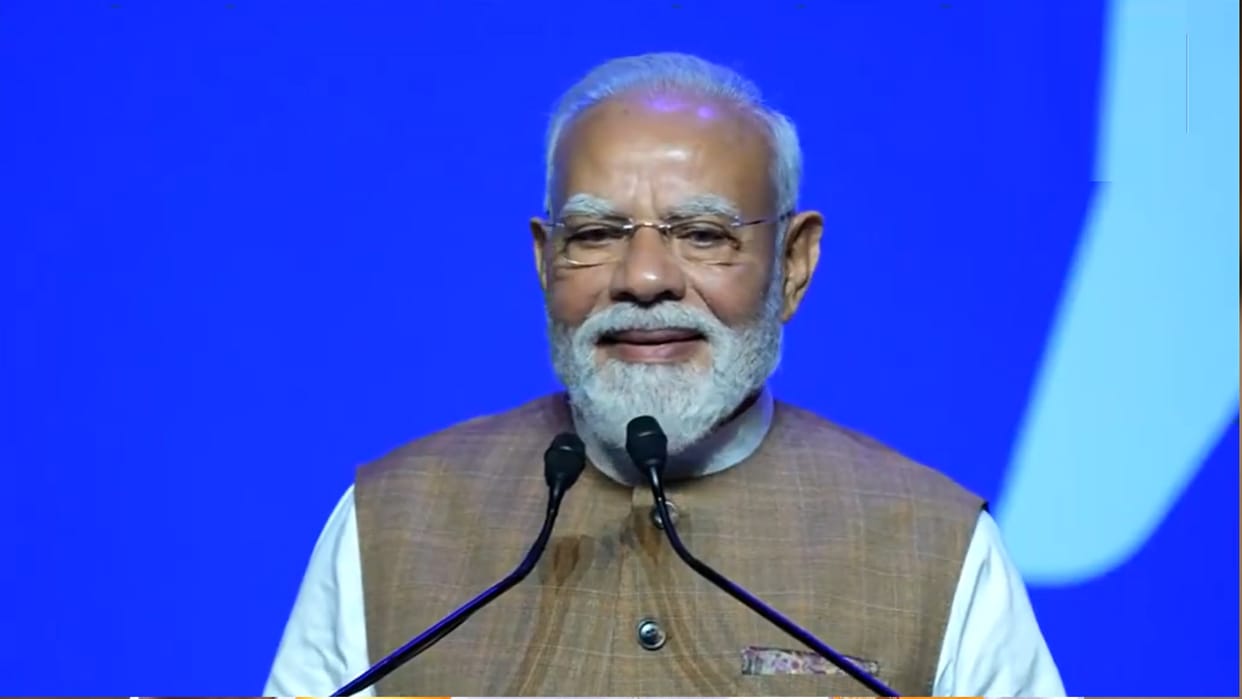26.16 crore will be distributed among 1,826 employees and employers in the state today.