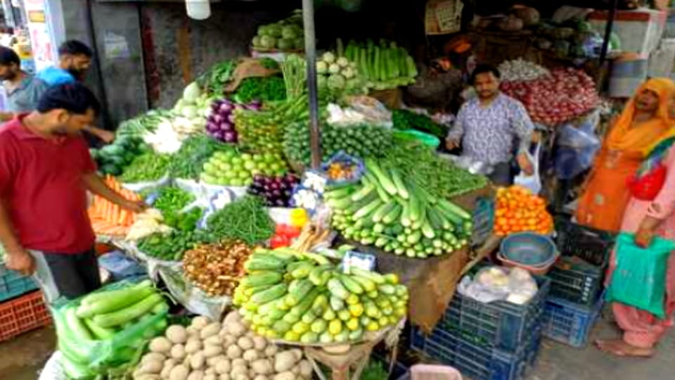Tomato Prices Double, Peas Touch ₹100 Per Kg, Rising Vegetable Rates Hit Household Budgets