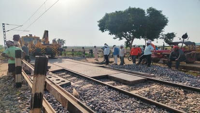 Trouble due to closure of railway gate