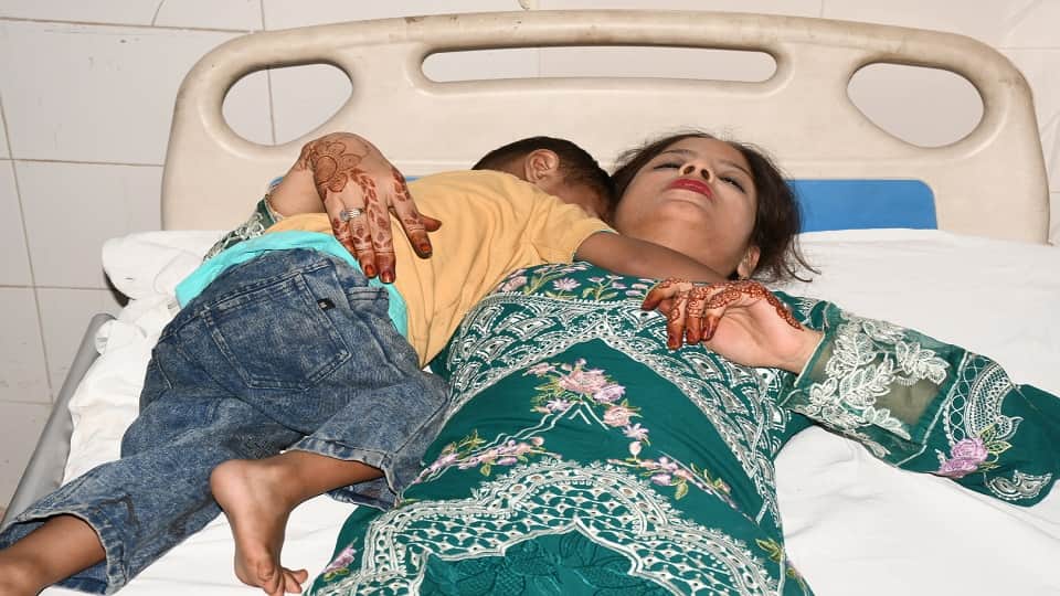 सड़क हादसे में घायल महिला