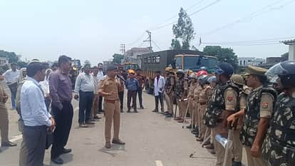 Meerut: Bulldozer Action On Pond Land, 21 Illegal Houses Demolished, Woman Falls Ill During Drive