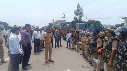 Meerut: Bulldozer Action On Pond Land, 21 Illegal Houses Demolished, Woman Falls Ill During Drive