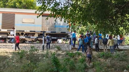 Youth killed after being run over by a train at Bilgawan railway crossing in Pilibhit