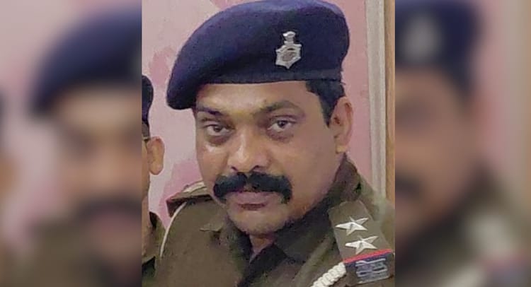 Bihar: वर्दी पर लगा दाग! थाने से चुराकर बेची गई जब्त कफ सिरप, चार पुलिसकर्मी गिरफ्तार; थानाध्यक्ष निलंबित