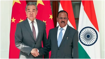चीनी विदेश मंत्री वांग यी और भारतीय एनएसए अजित डोभाल